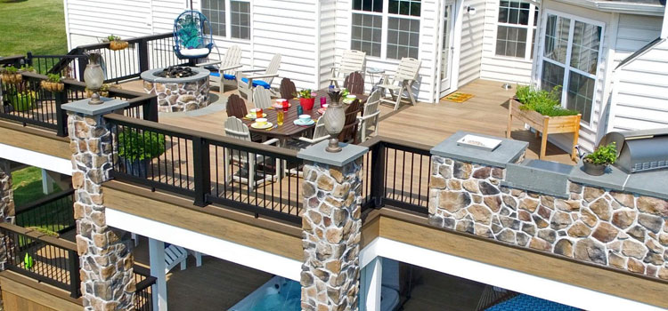 Custom Deck Design Contractors in Studio City, CA