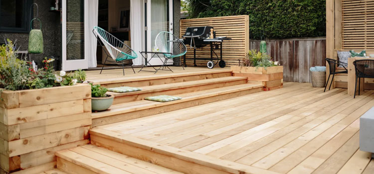 Cedar Decking Suppliers in Studio City, CA